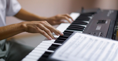 Yamaha pianos keyboards small