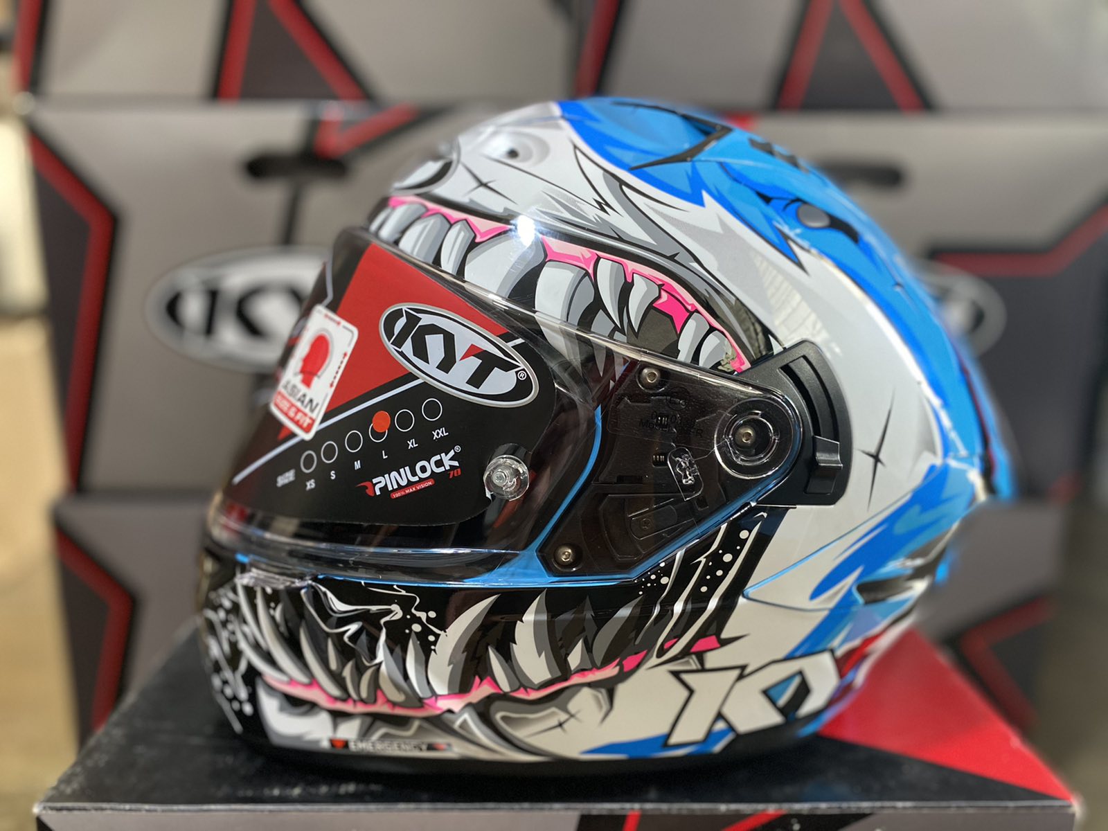 KYT NFR MEGALODON DUAL VISOR FULL FACE 
