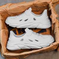 New lightweight Comfortable and Soft Nonslip Clog Sandals For Men & Women hiking Shoes Jogging Shoes