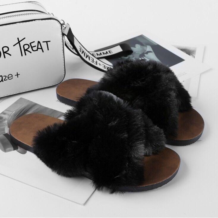 Ladies Korean Furry Flat Fashion Sandals