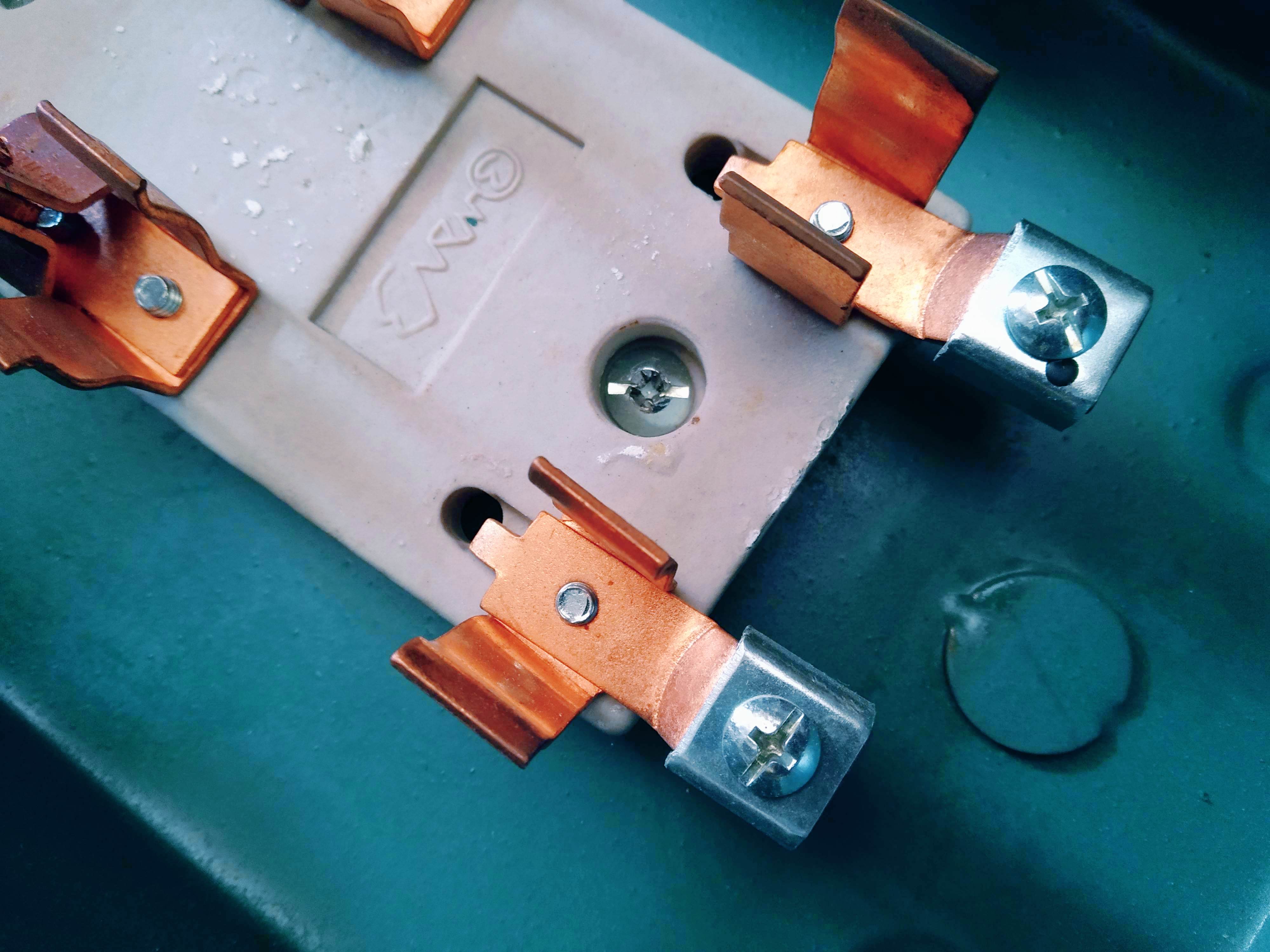 EVER PRODUCT SAFETY SWITCH (FUSE BOX) 60 AMPS review and price