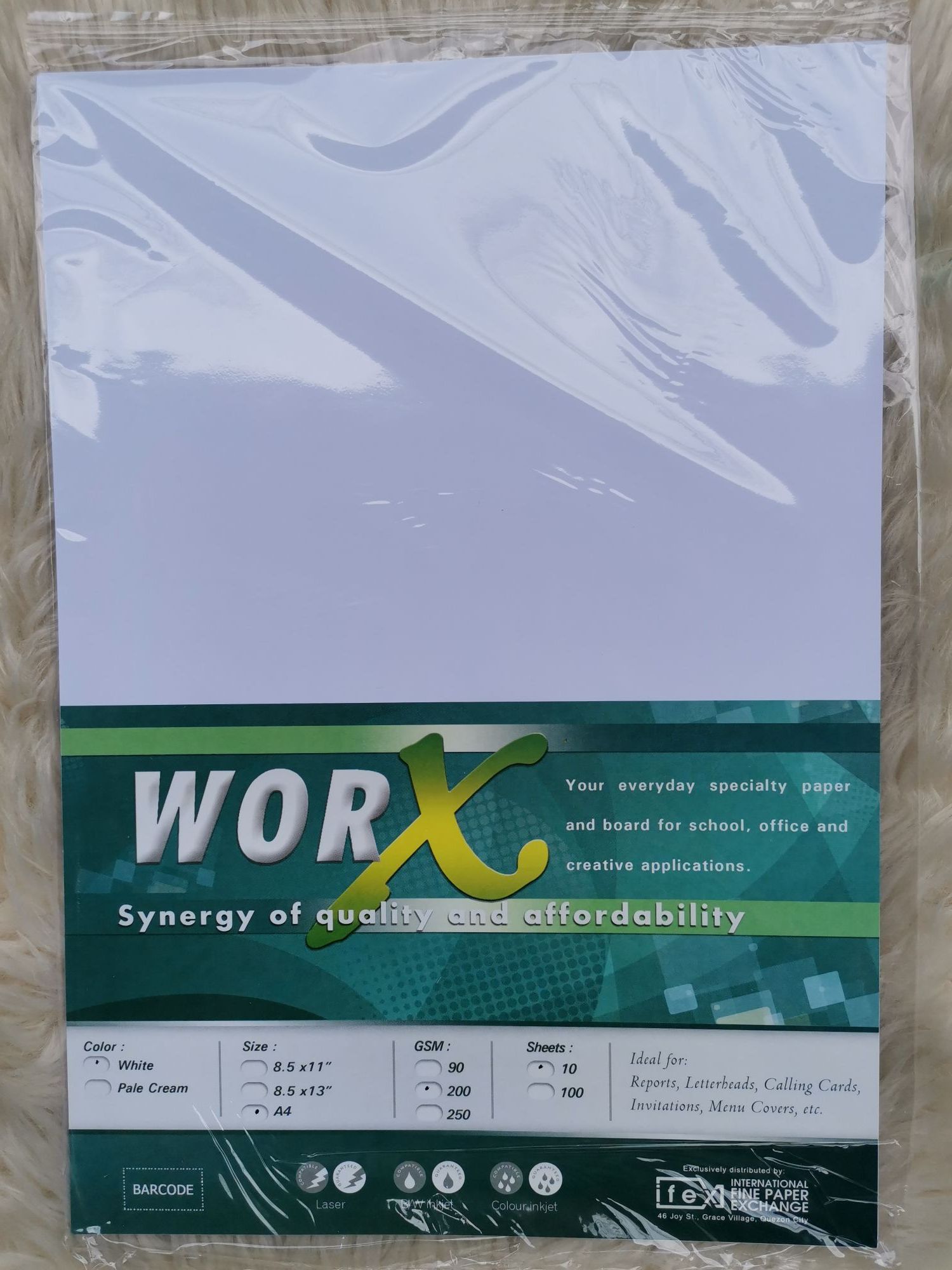 Worx Specialty Paper 200gsm White / Pale Cream (10 sheets)