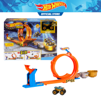 Hot Wheels Monster Trucks 2 in 1 Loop-And-Flip Trophy Challenge Playset & Die-Cast Bigfoot Toy Truck