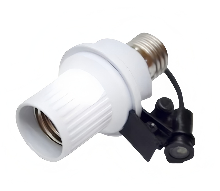 Day and night light automatic light sensor plug
