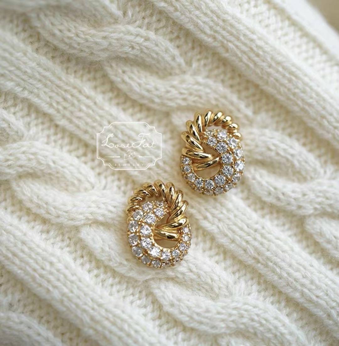 Latest Light weight gold Earrings Designs 2021/Simple Daily wear gold  earrings designs - YouTube