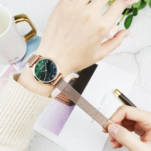 สินค้า นาฬิกาอินเทรนด์ใหม่ลายหินมาลาไคต์สีเขียวป่าหญิงนาฬิกาสีแดงนาฬิกาสีเขียวขนาดเล็ก