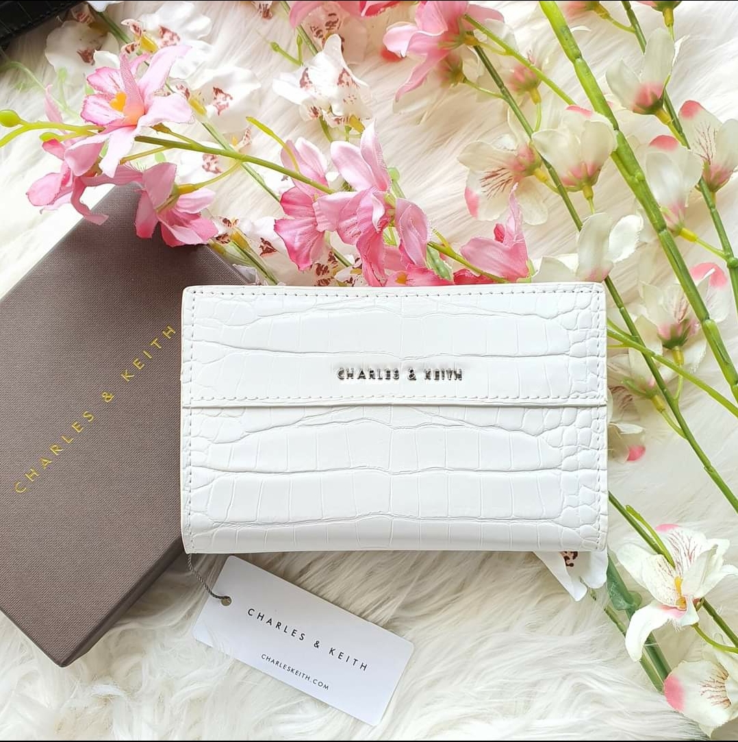 charles and keith white wallet